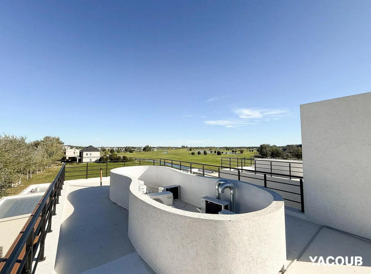 Casa en venta - 5 Dormitorios 5 Baños - La Plata 4