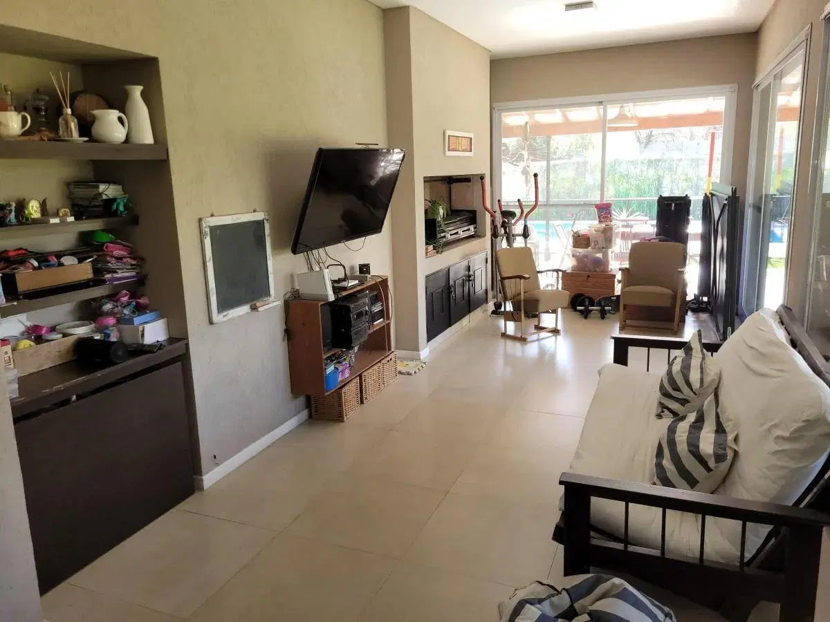 Casa en venta - 4 Dormitorios 3 Baños - Cocheras - 900Mts2 - Buenos Aires Village, Bella Vista 3