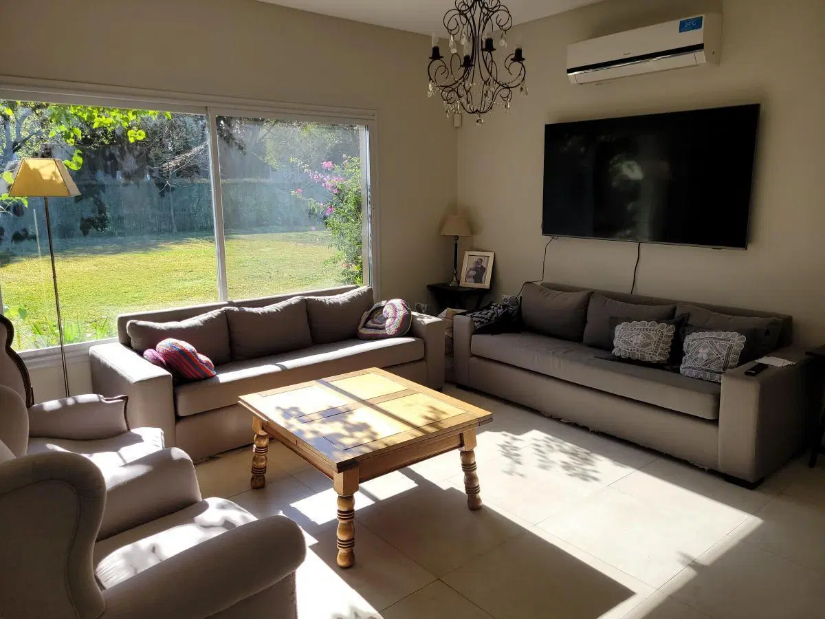 Casa en venta - 4 Dormitorios 3 Baños - Cocheras - 900Mts2 - Buenos Aires Village, Bella Vista 1
