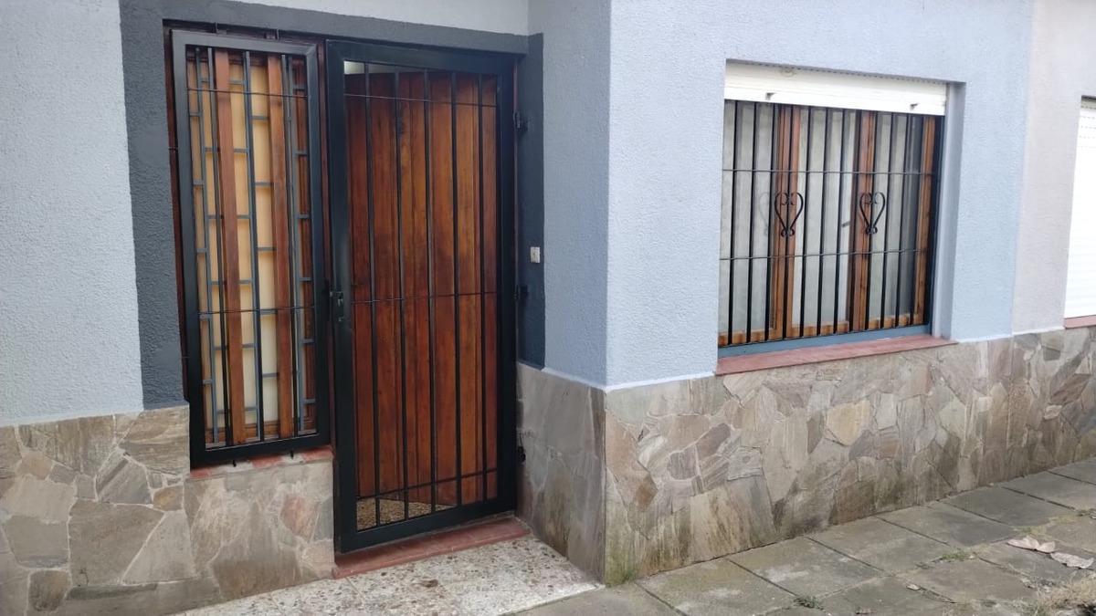 PH en venta - 2 Dormitorios 1 Baño - Cochera - 70Mts2 - Costa Azul