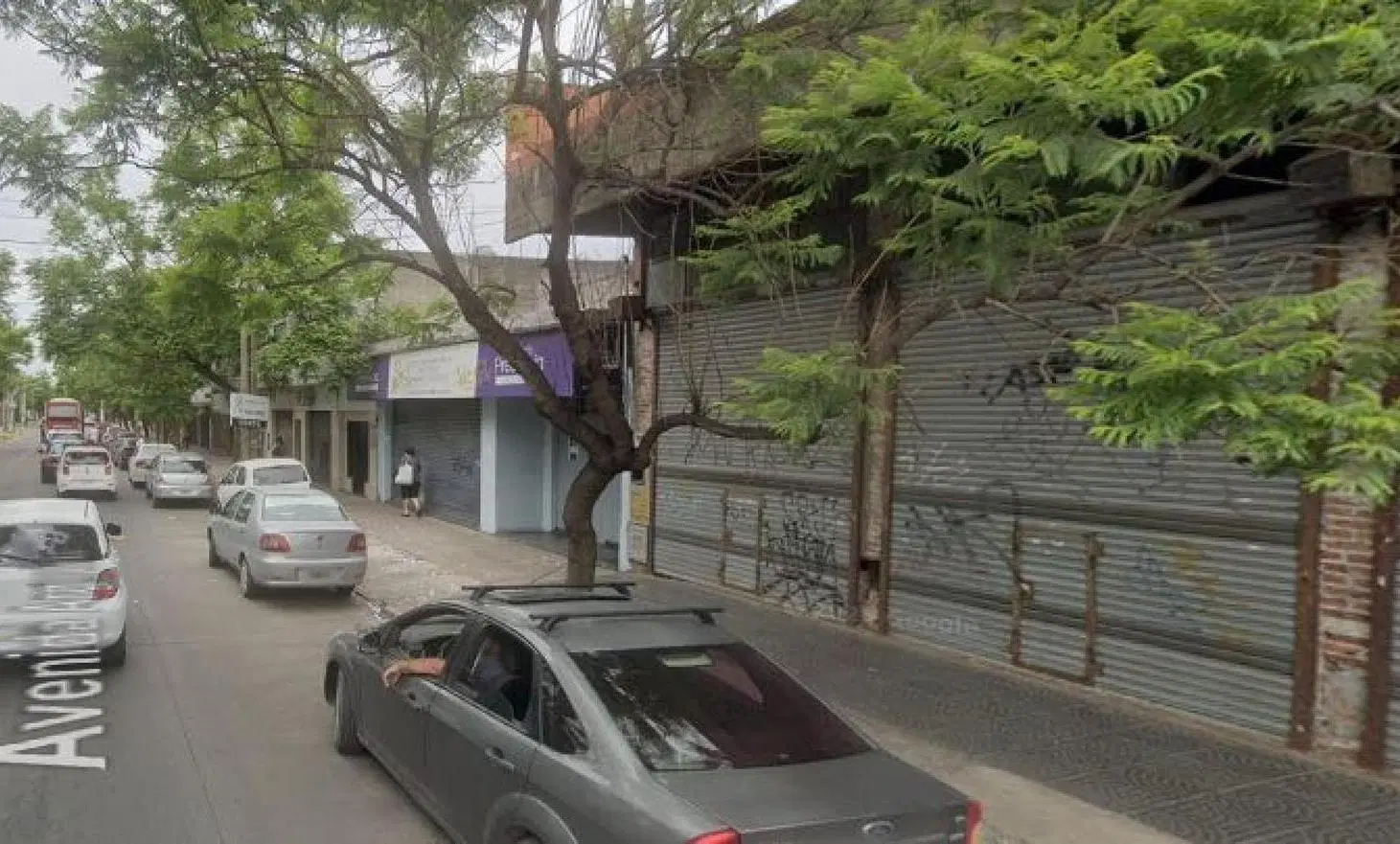 Local en venta - 3 Ambientes 2 Baños - Cochera - Merlo 2