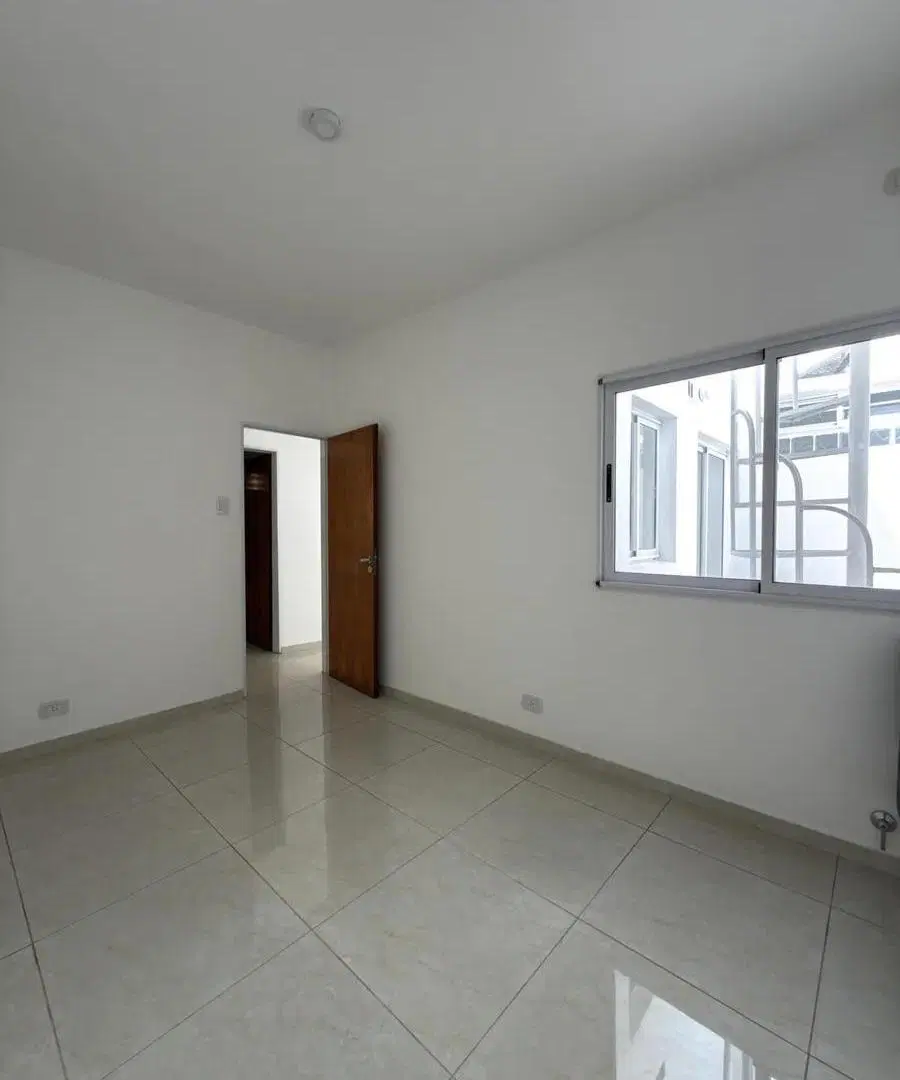 PH en venta - 2 Dormitorios 1 Baño - Lanús 2