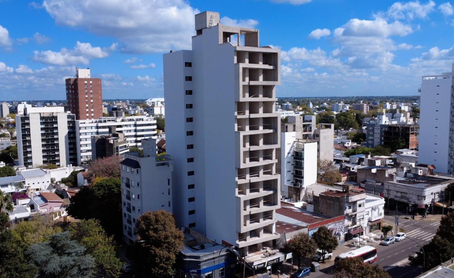 Departamento venta -2 dormitorios 2 baños - 71 mts 2 totales - La Plata-pozo-emprendimiento.