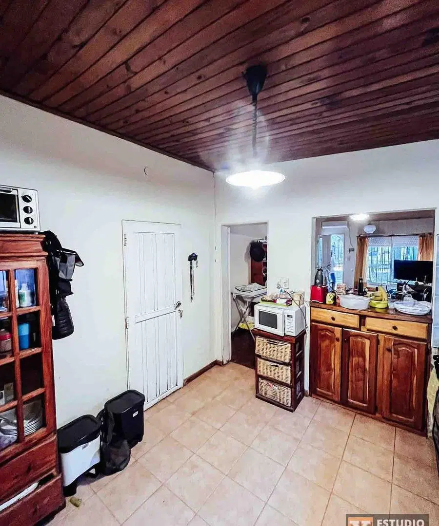 Casa en venta - 4 Dormitorios 2 Baños - Cochera - 500mts2 - Coronel Brandsen 3
