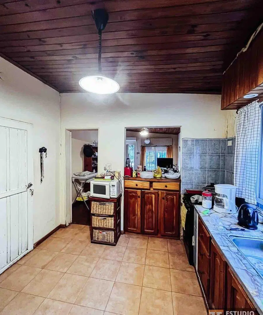 Casa en venta - 4 Dormitorios 2 Baños - Cochera - 500mts2 - Coronel Brandsen 4