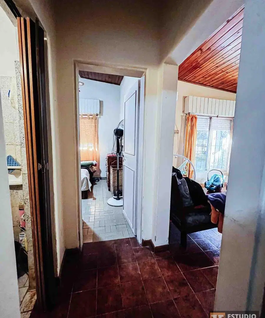 Casa en venta - 4 Dormitorios 2 Baños - Cochera - 500mts2 - Coronel Brandsen 8