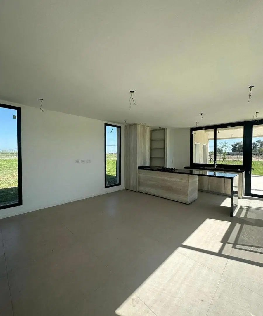 Casa en venta - 3 Dormitorios 2 Baños - Canning 3