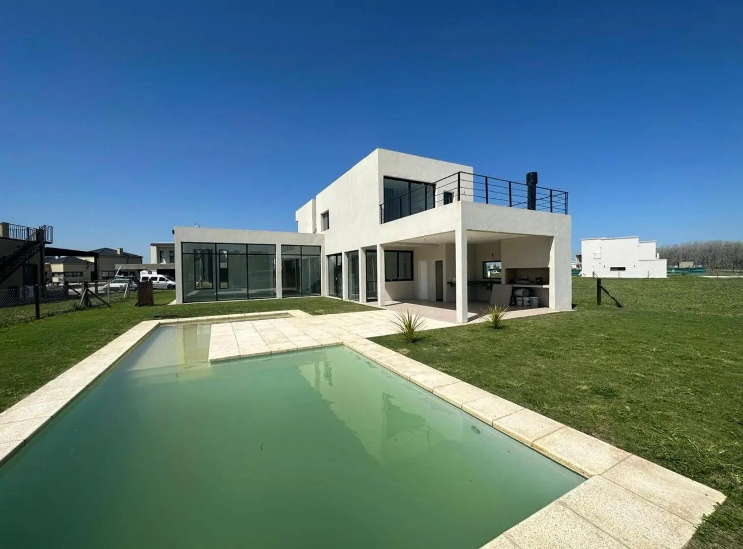 Casa en venta - 3 Dormitorios 2 Baños - Canning 4