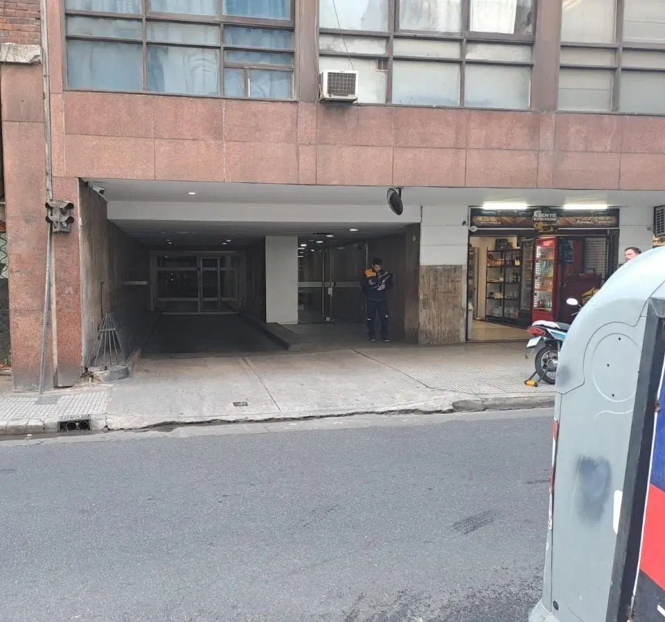 Cochera en venta - 9Mts2 - San Nicolás 2