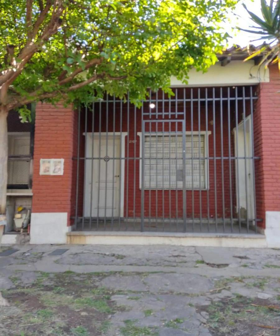 Casa en venta - 4 Dormitorios 2 Baños - 167Mts2 - Ramos Mejía