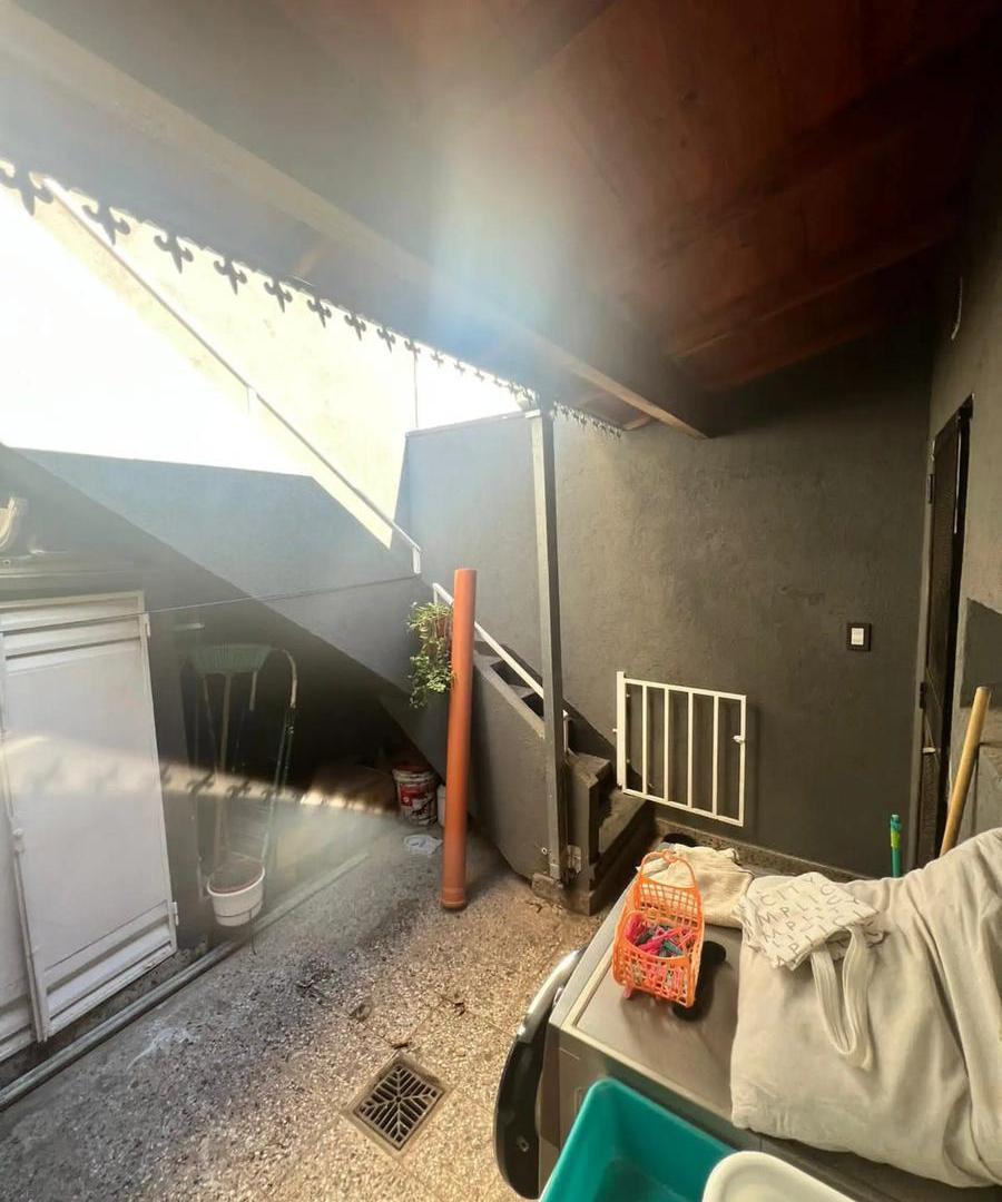 Foto de Casa en venta - 4 Dormitorios 2 Baños - 167Mts2 - Ramos Mejía, imagen 1