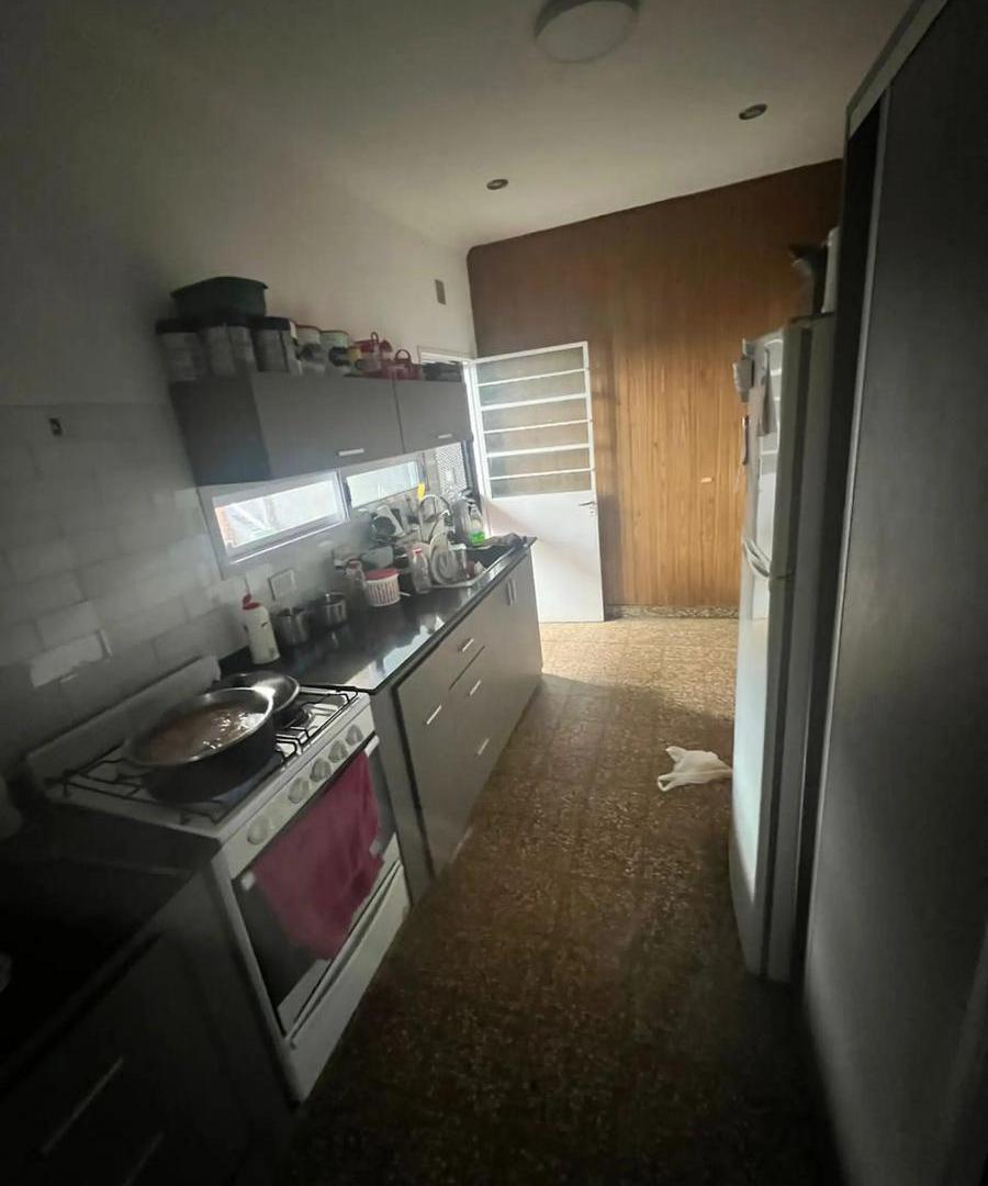 Foto de Casa en venta - 4 Dormitorios 2 Baños - 167Mts2 - Ramos Mejía, imagen 5