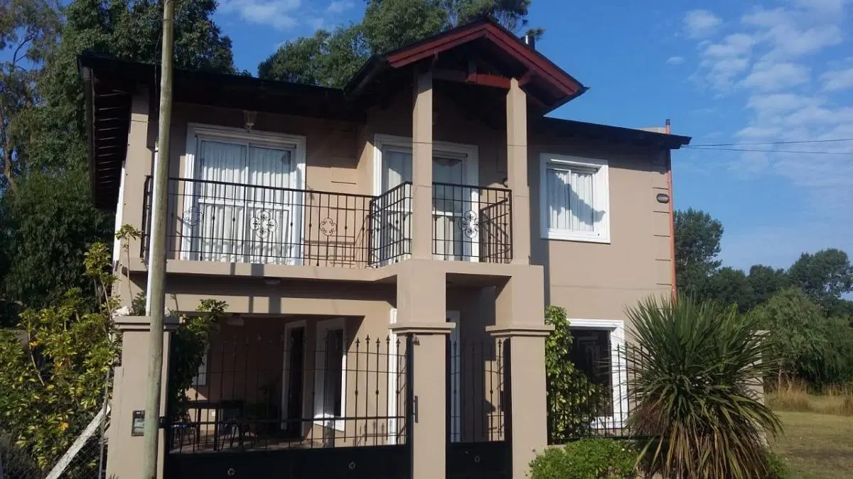 Casa en venta - 4 Dormitorios 3 Baños - Cochera - 405Mts2 - La Caleta, Mar de Cobo 2