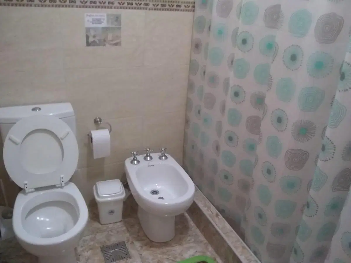 Casa en venta - 4 Dormitorios 3 Baños - Cochera - 405Mts2 - La Caleta, Mar de Cobo 8