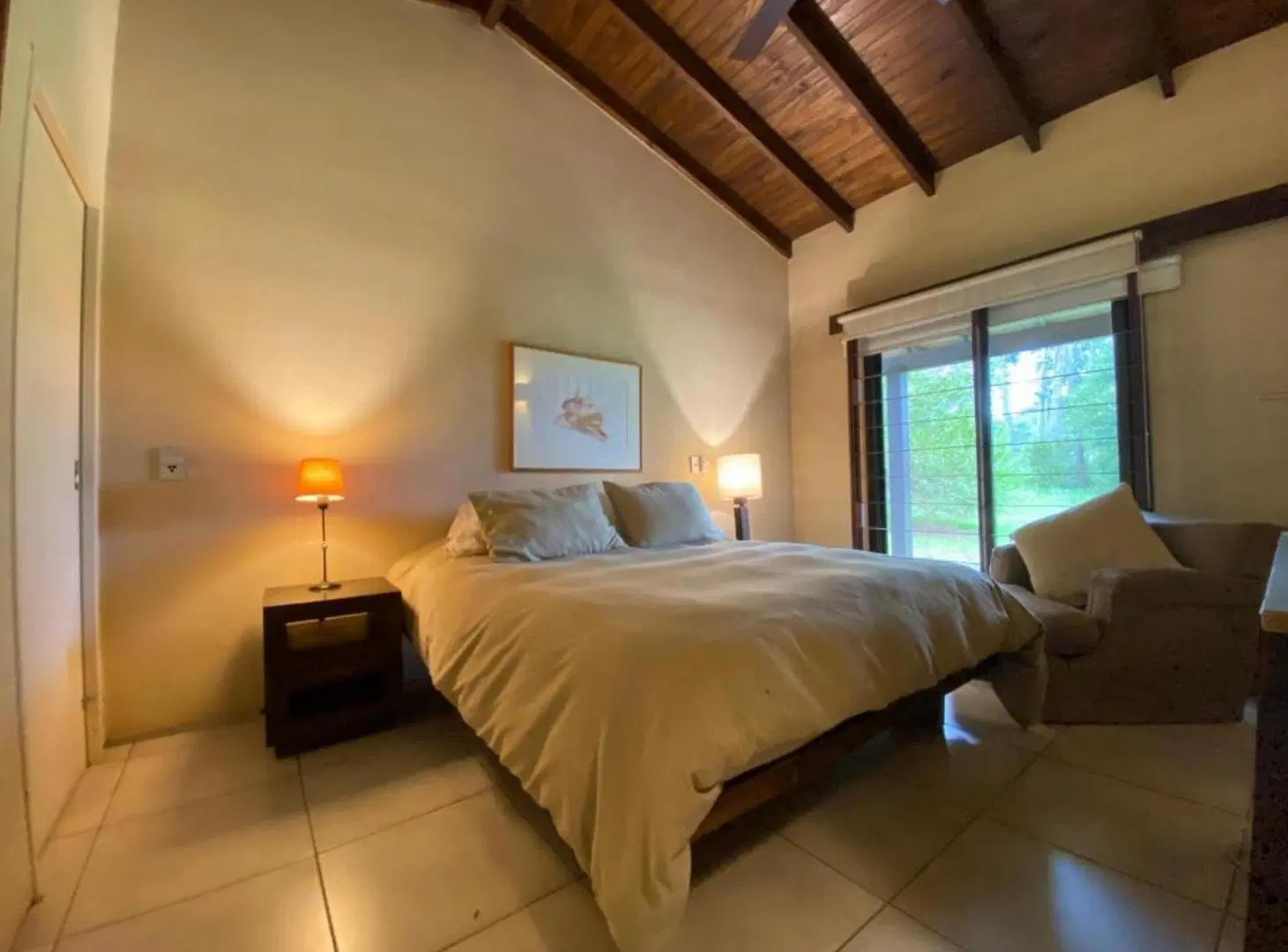 Casa en venta - 4 Dormitorios 3 Baños - Mar Azul 5