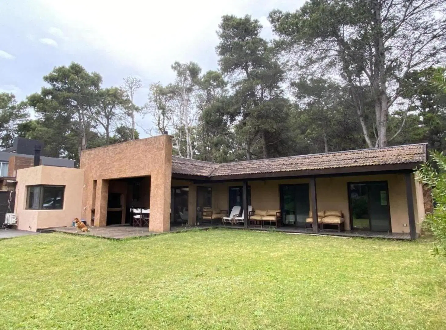 Casa en venta - 4 Dormitorios 3 Baños - Mar Azul 2