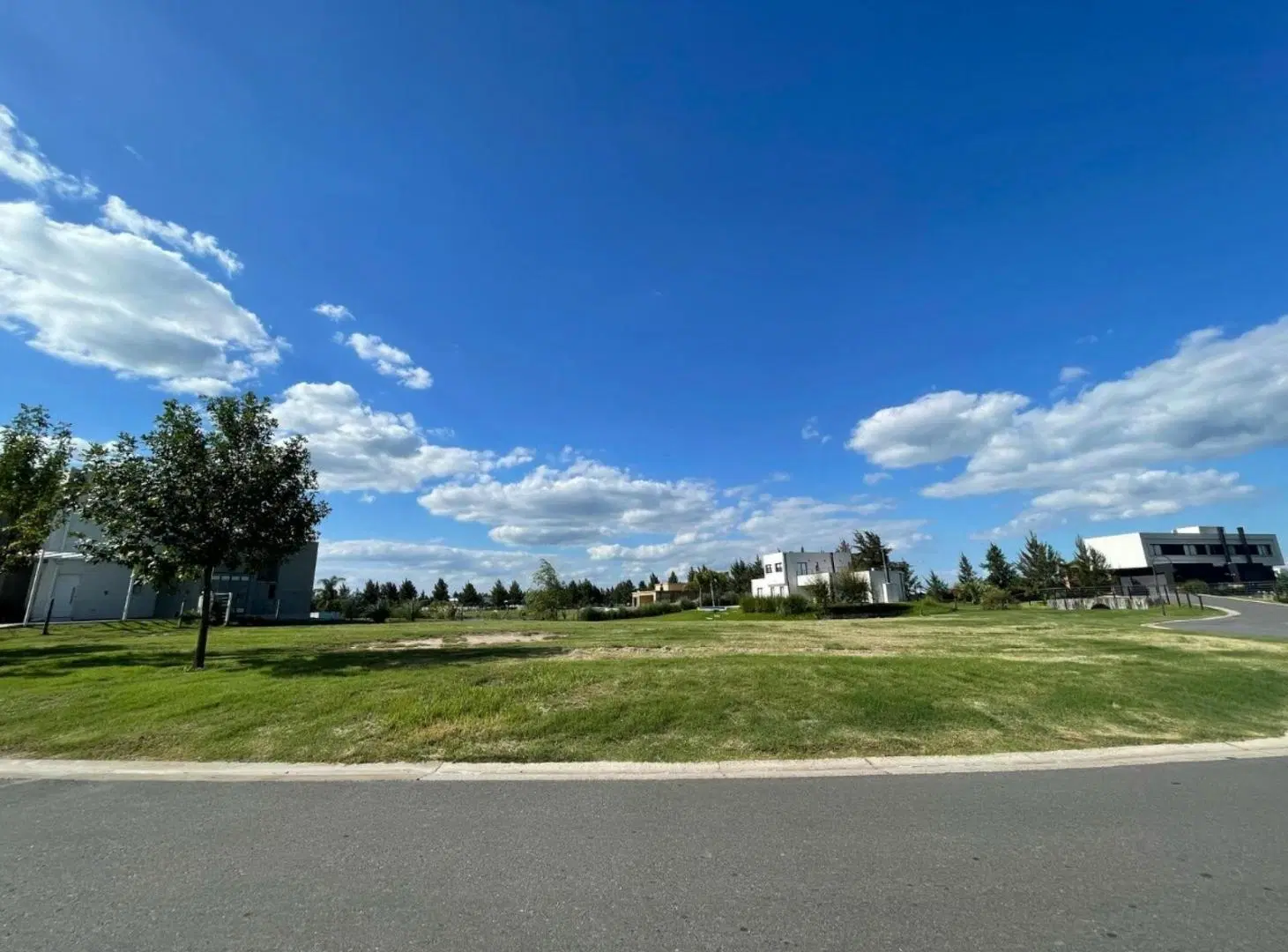 Terreno en venta - 877.05mts2 - Escobar 5