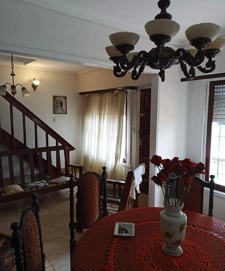 Casa en venta - 4 Dormitorios 3 Baños - 285Mts2 - Mar del Plata 2
