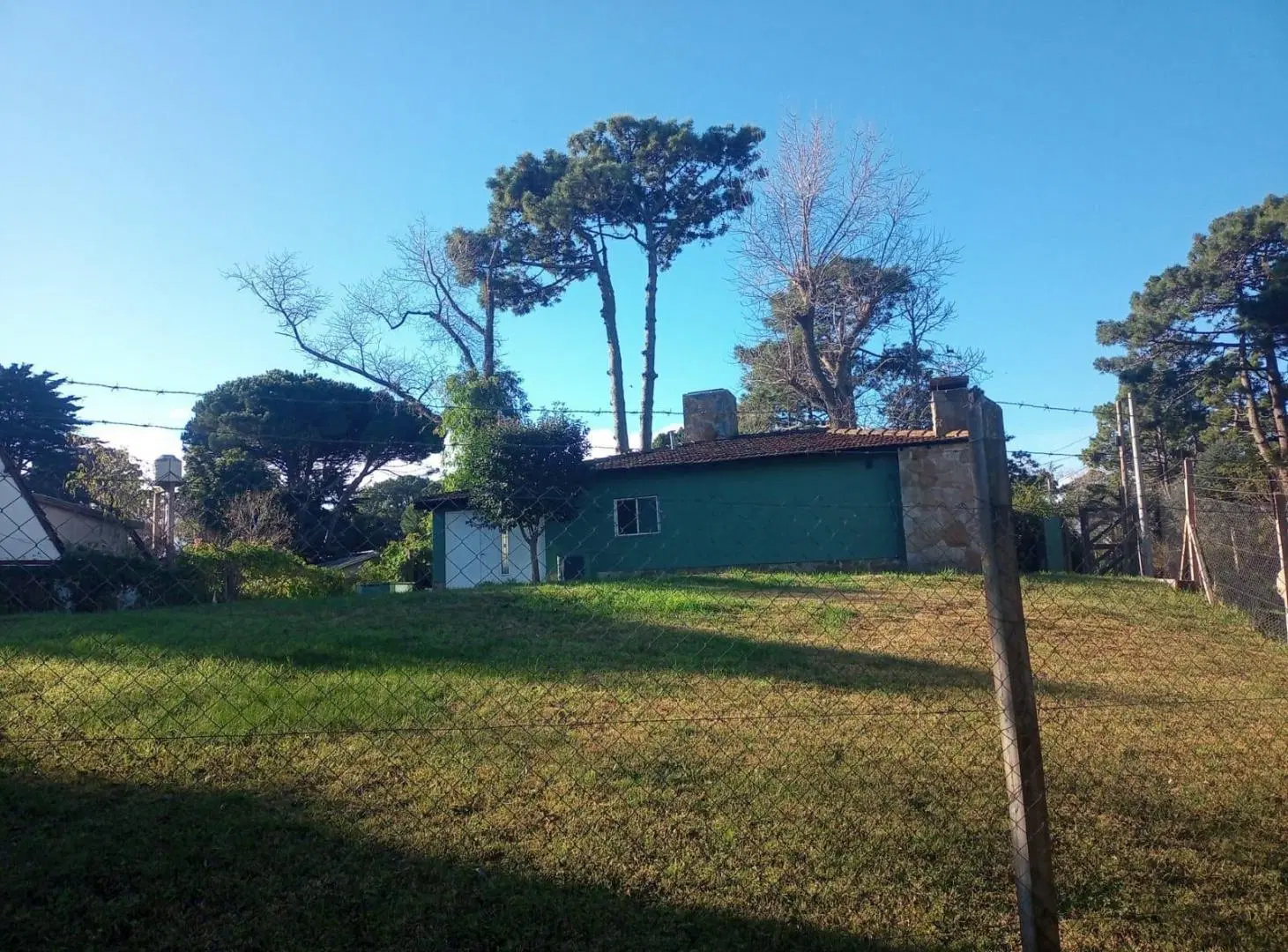 Casa en venta - 2 Dormitorios 2 Baños - 648mts2 - Villa Gesell 1