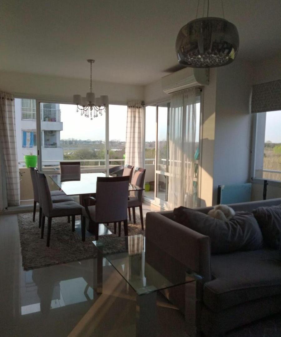 Departamento en venta - 3 Dormitorios 2 Baños - 80Mts2 - Castelar