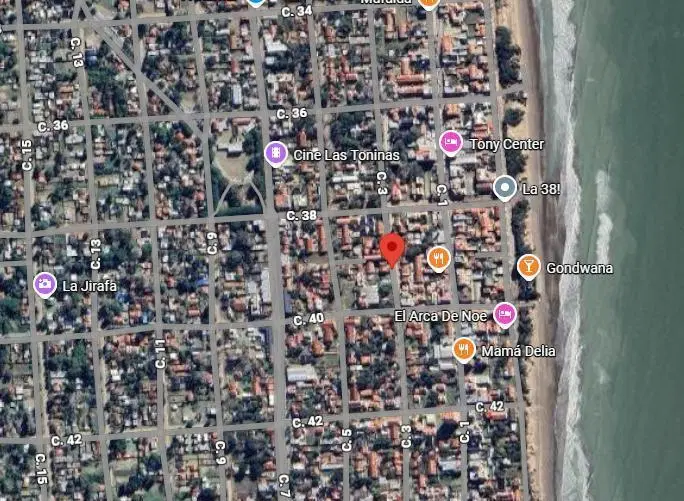 Casa en venta - 3 Dormitorios 2 Baños - Cochera - 78Mts2 - Las Toninas 5