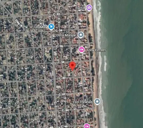 Casa en venta - 3 Dormitorios 2 Baños - Cochera - 78Mts2 - Las Toninas 3