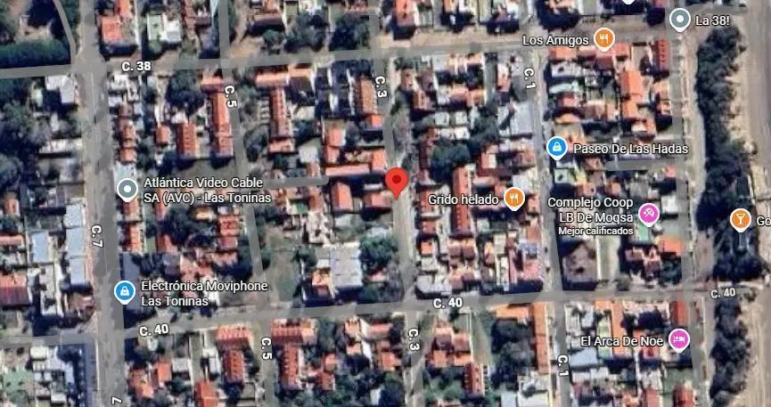 Casa en venta - 3 Dormitorios 2 Baños - Cochera - 78Mts2 - Las Toninas 2