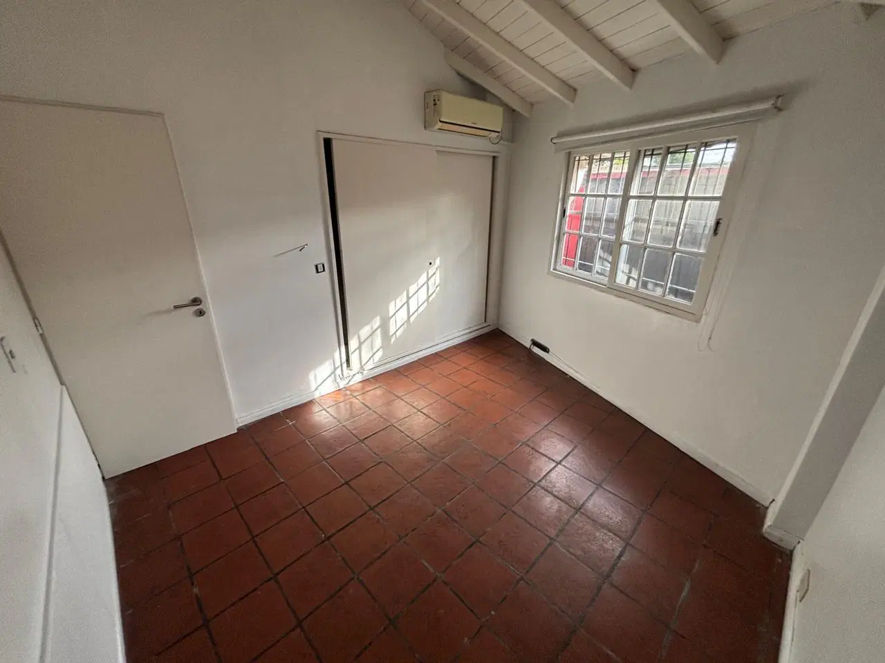 Casa en venta - 3 Dormitorios 2 Baños - San Isidro 4