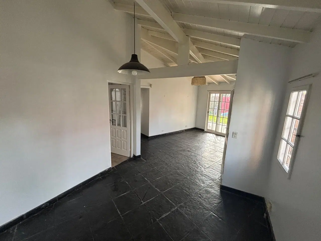 Casa en venta - 3 Dormitorios 2 Baños - San Isidro 3