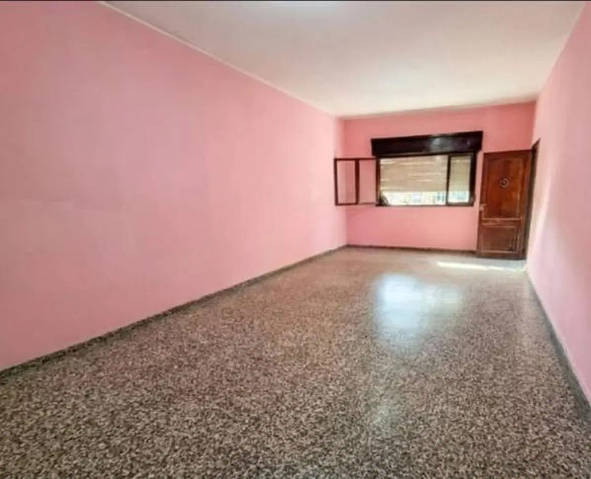 Casa en venta - 2 Dormitorios 1 Baño - Berazategui 3