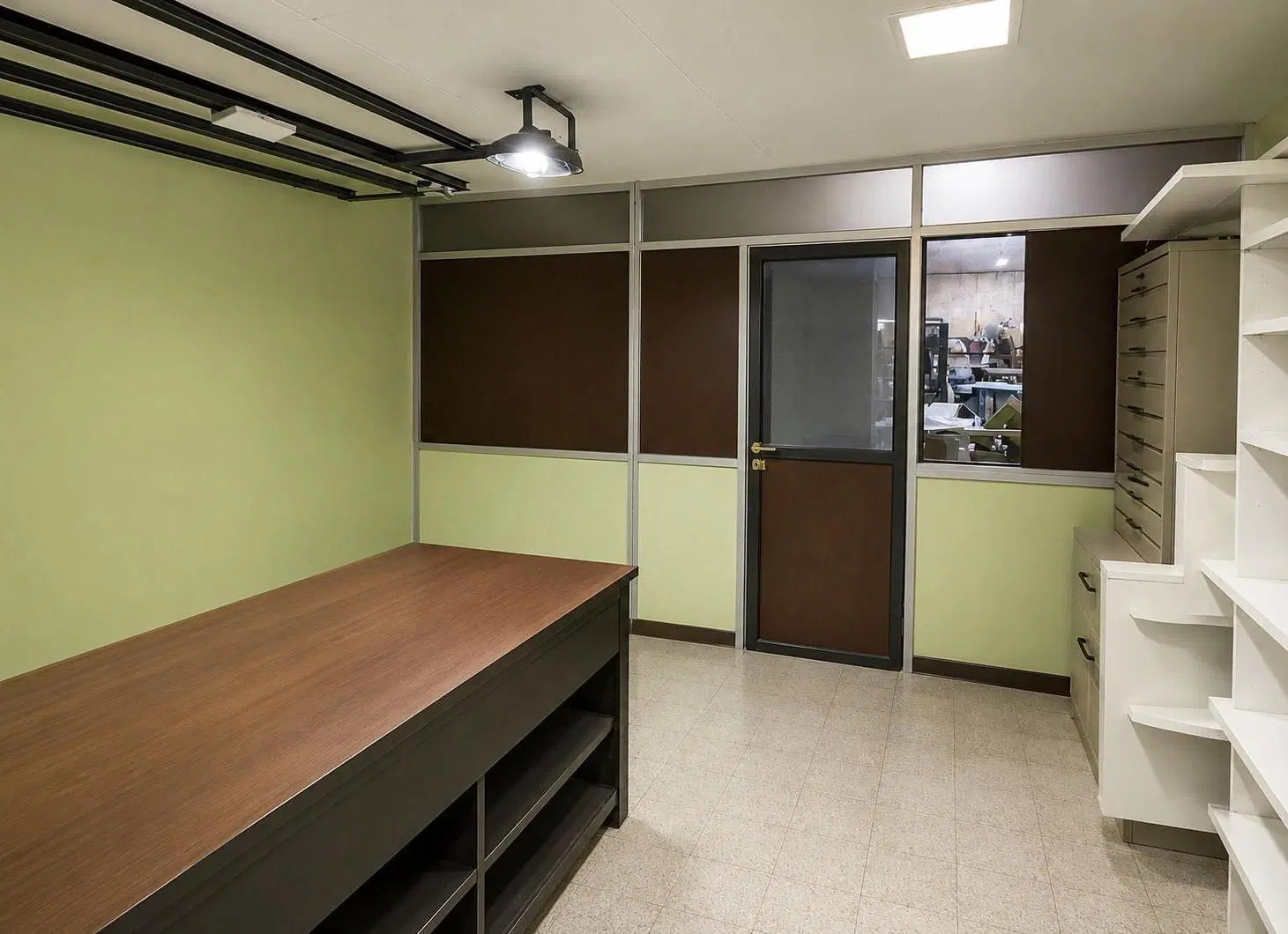 Depósito en Venta - 1 Baño - 337mts - Avellaneda 2