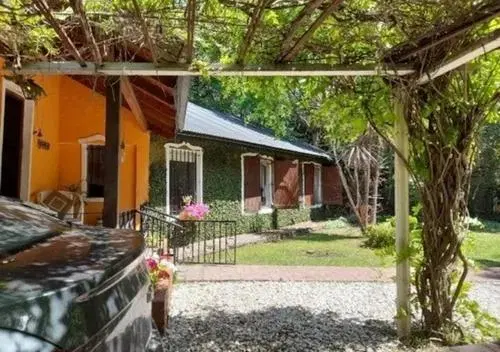 Casa en venta - 3 dormitorios 3 baños - 200mts2 - Presidente Peron 3