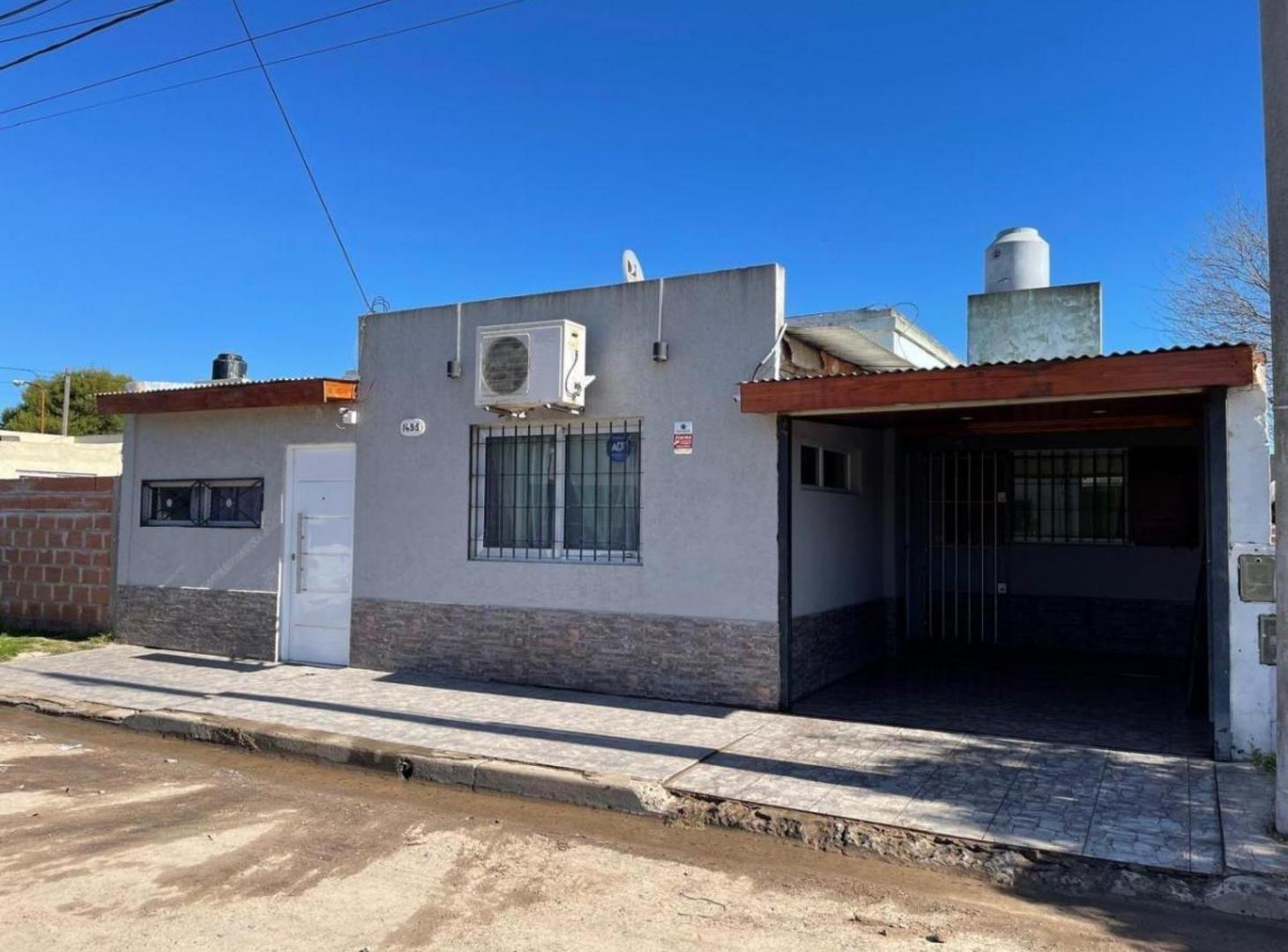 Casa en venta - 3 Dormitorios 1 Baño - Departamento - 250Mts2 - Chascomús