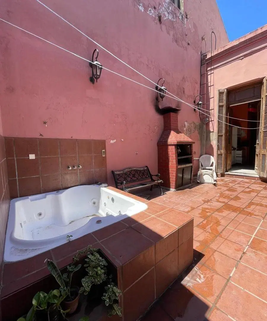 Casa en venta - 2 Dormitorios 2 Baños - Villa Devoto 4