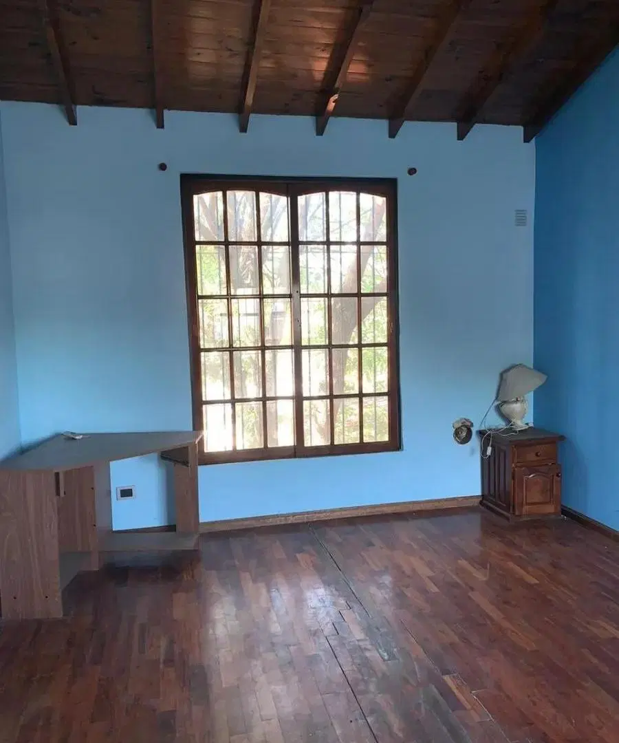 Casa en venta - 4 Dormitorios 3 Baños - Cocheras - 538Mts2 - Villa Udaondo, Ituzaingó 3