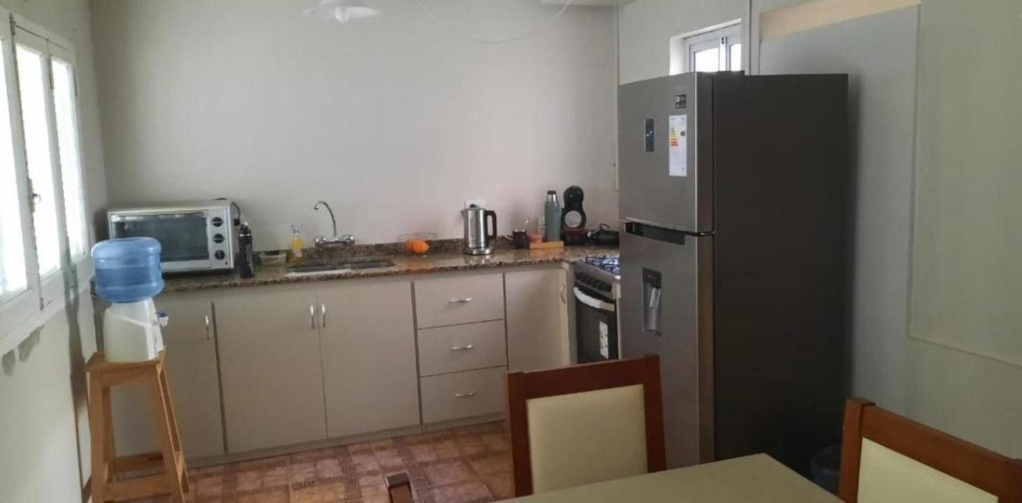Foto de Casa en venta -3 dormitorios 3 baños - patio parrilla - 325 mts2 - Chivilcoy, imagen 5