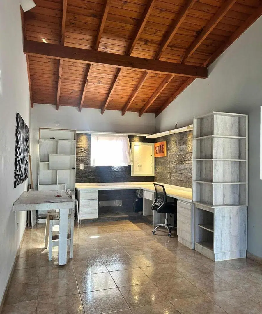 Casa en venta - 3 Dormitorios 2 Baños - Cochera - Mar del Tuyú 5
