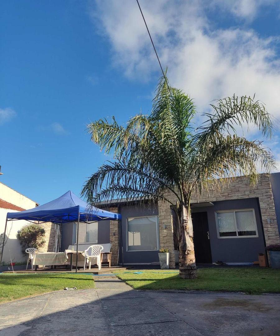 Casa en venta - 3 Dormitorios 2 Baños - Cochera - Mar del Tuyú