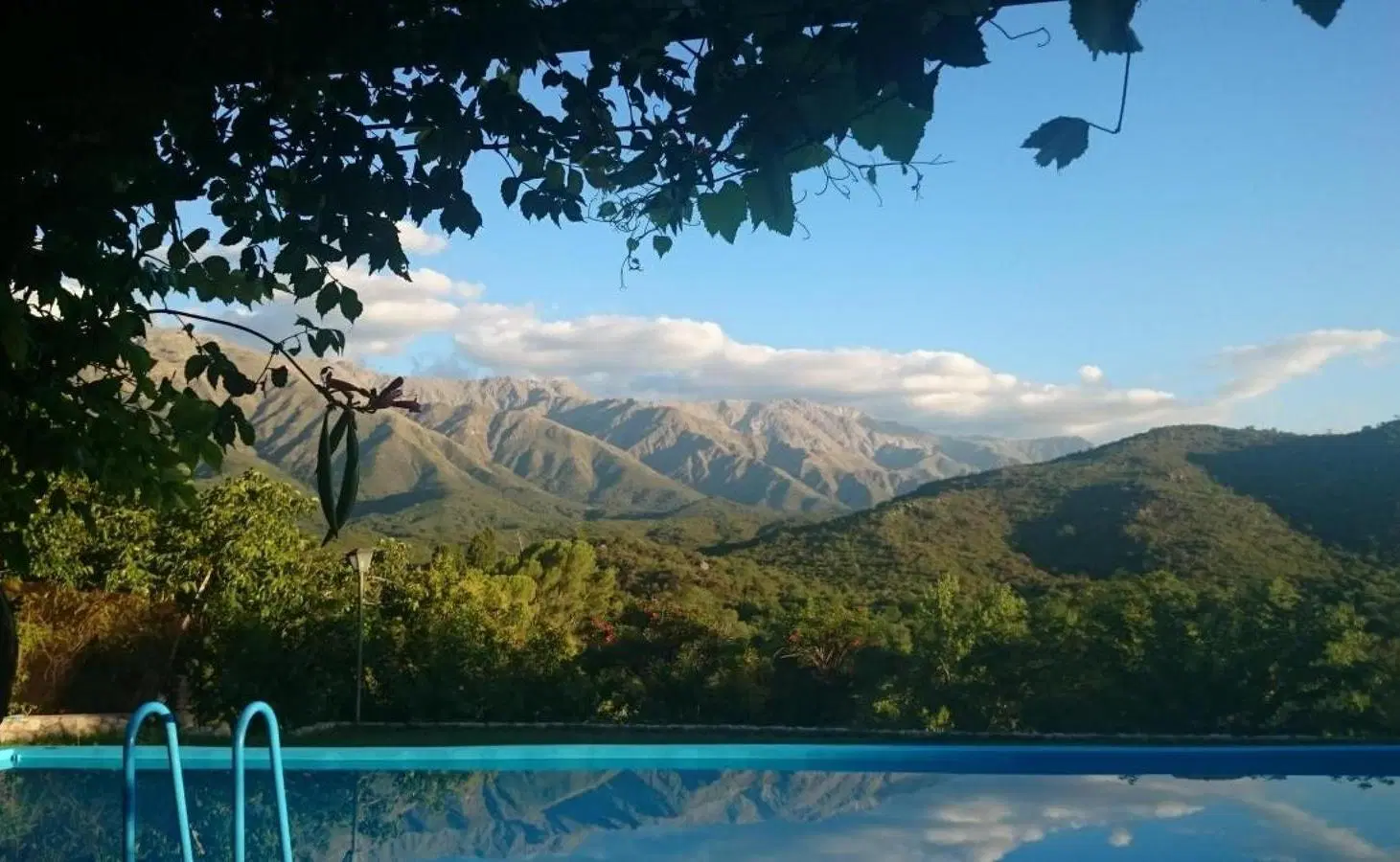 Casa en venta - 4 Dormitorios 2 Baños - Córdoba 3