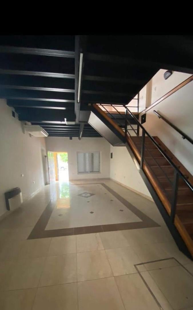 Casa en venta - 2 Dormitorios 2 Baños - Cochera - 330Mts2 - Chivilcoy