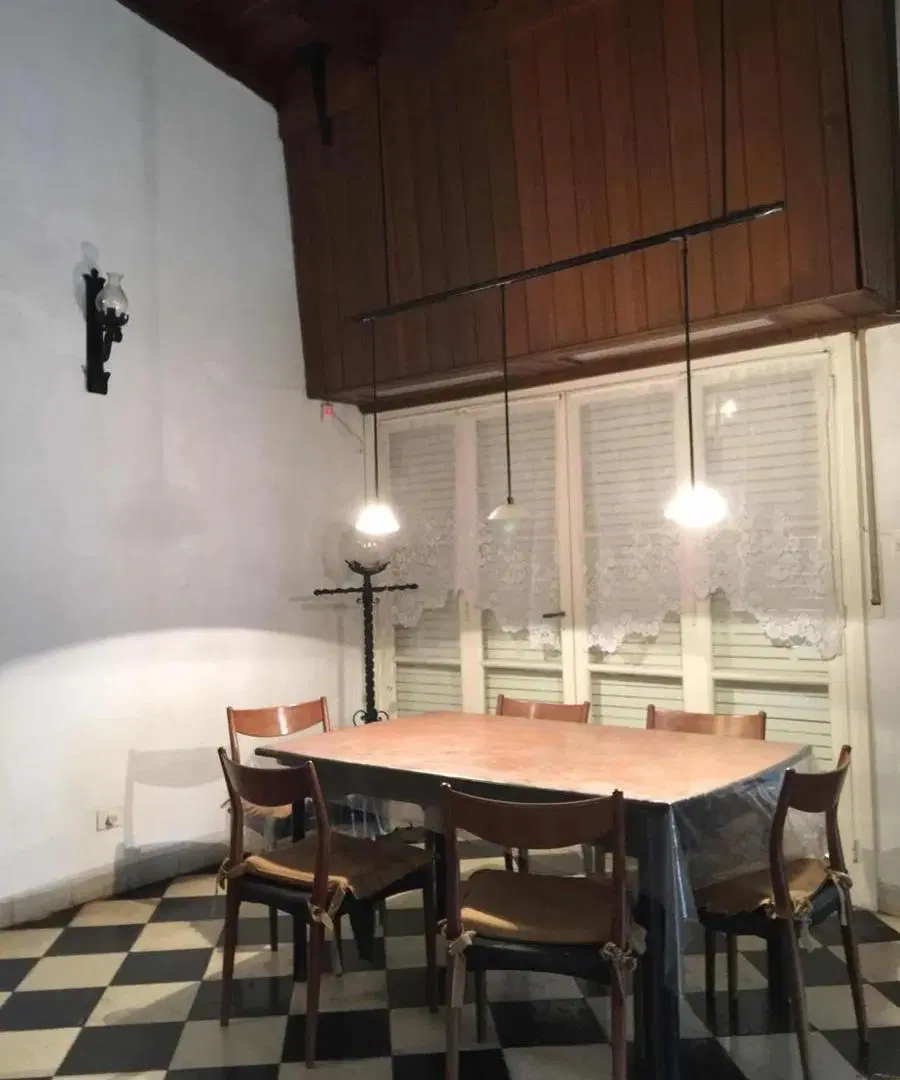 Casa en venta - 4 Dormitorios 3 Baños - Ranelagh 5