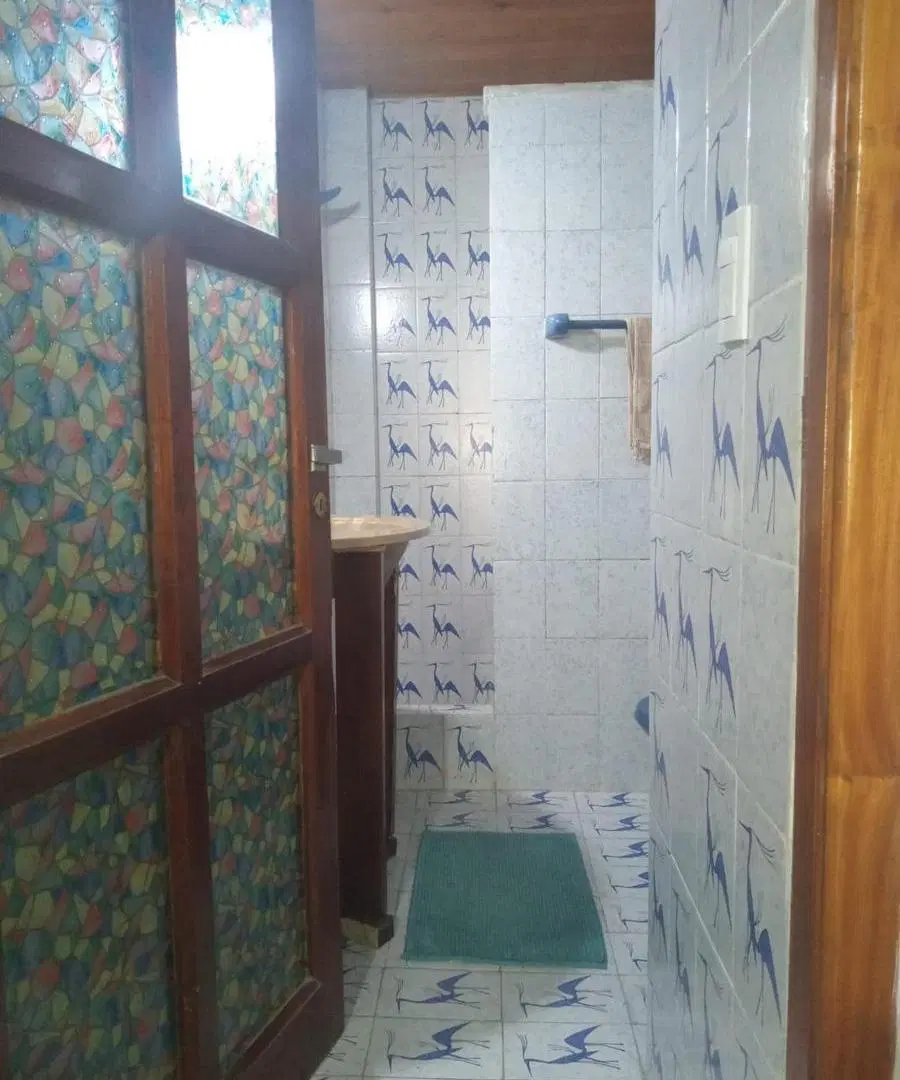 Casa en venta - 3 Dormitorios 2 Baños - Villa Gesell 2