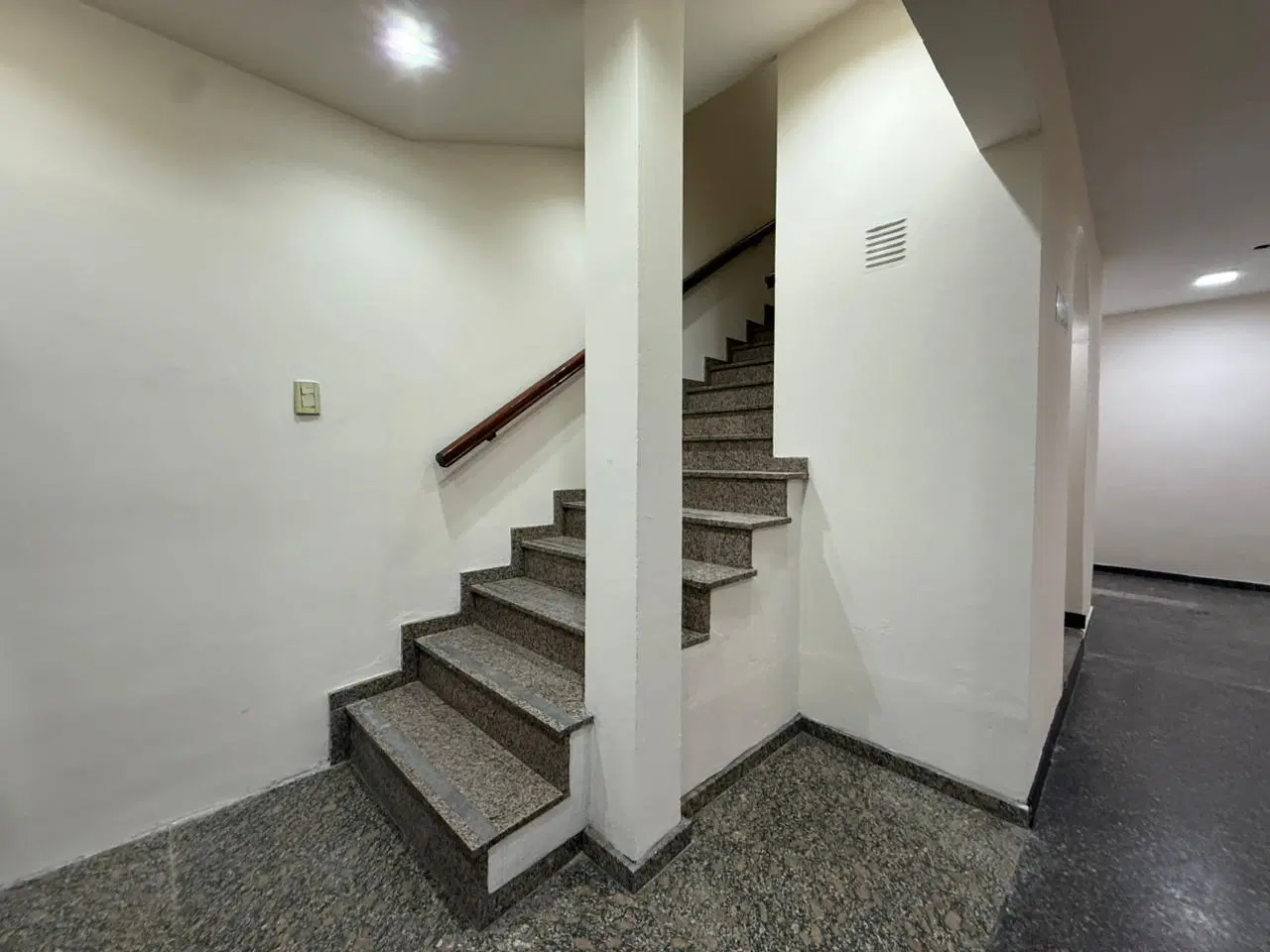 Local en Alquiler - 3 Baños - 480mts - Avellaneda 2