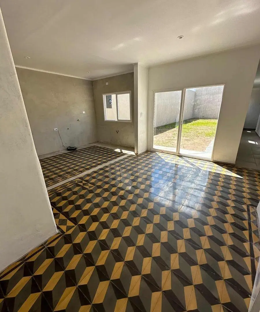 Casa en venta - 2 Dormitorios 2 Baños - Cochera - 300Mts2 - Norberto de La Riestra, 25 de Mayo 2