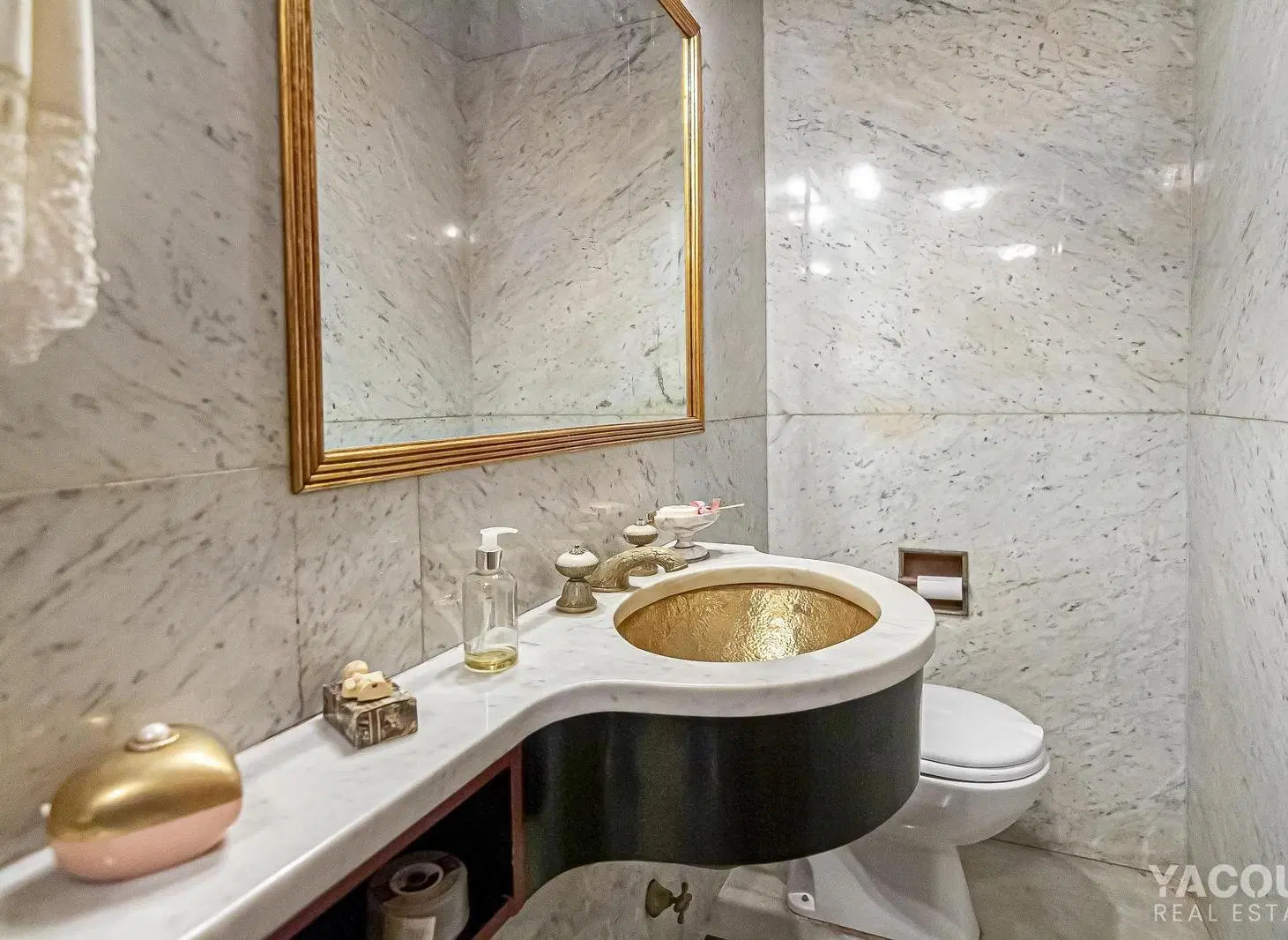 Departamento en venta - 6 Dormitorios 4 Baños - Cochera - 330Mts2 - Recoleta 2