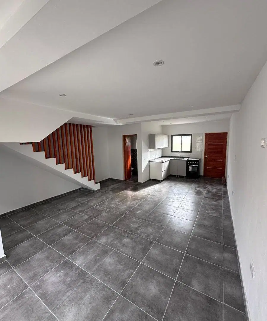 Casa en Venta - 2 Dormitorios 2 Baños - 75.18mts - Santa Teresita 2