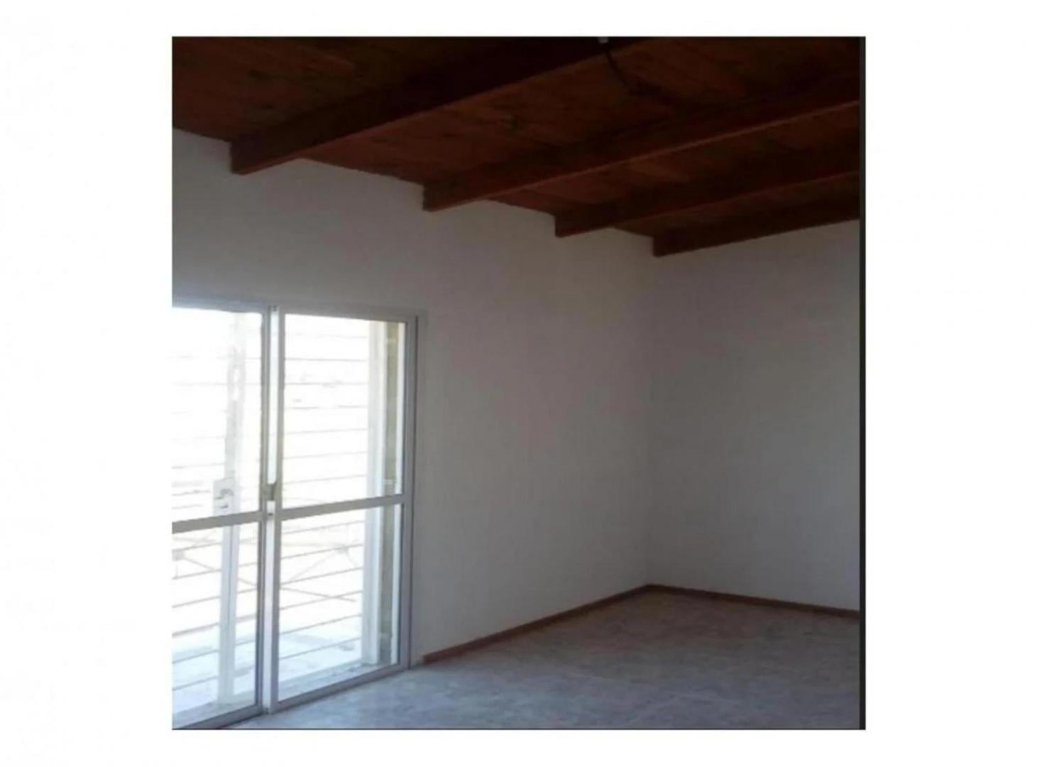 Dúplex en venta - 2 Dormitorios 1 Baño - San Luis
