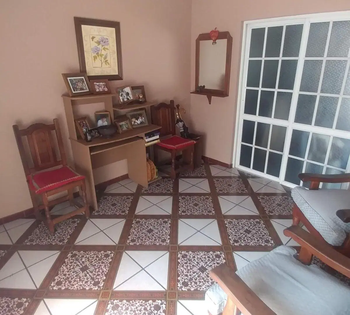 Casa en venta - 4 Dormitorios 2 Baños - Cochera - 230Mts2 - Lomas de Zamora 3