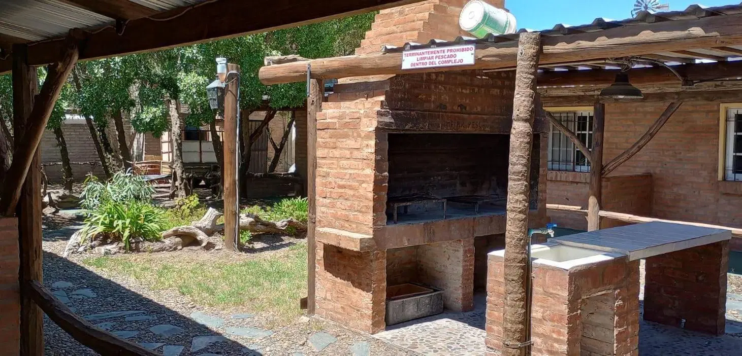 Casa con cuatro cabañas en venta - 6 dormitorios 6 baños - 298mts2 - Bahía San Blas 5