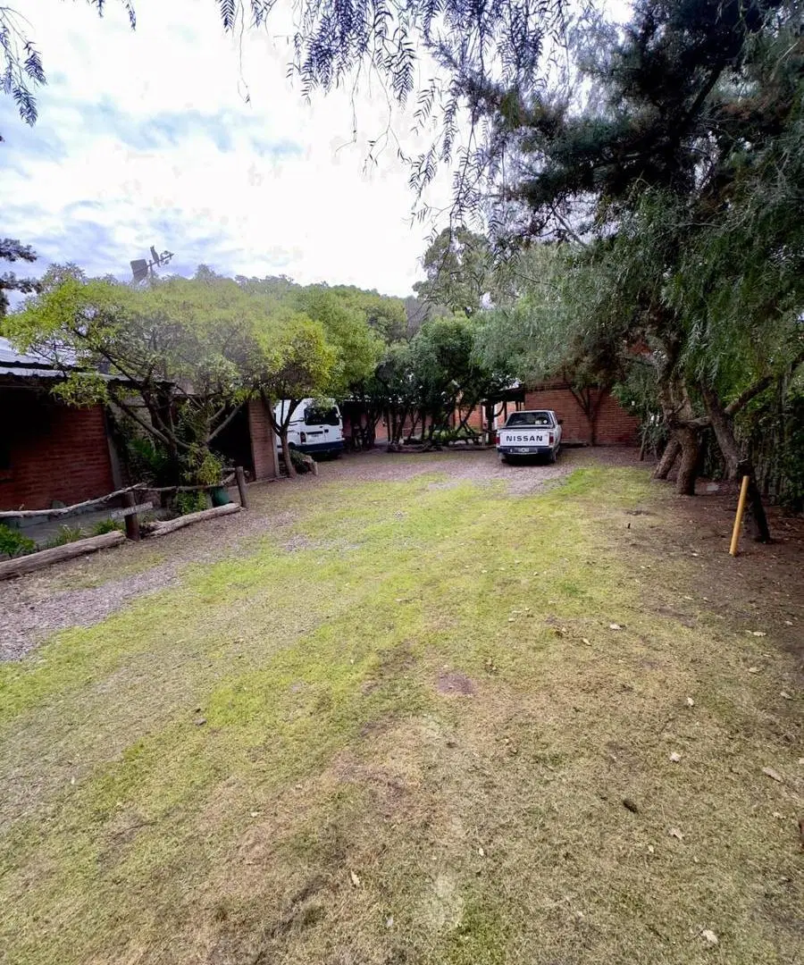 Casa con cuatro cabañas en venta - 6 dormitorios 6 baños - 298mts2 - Bahía San Blas 2